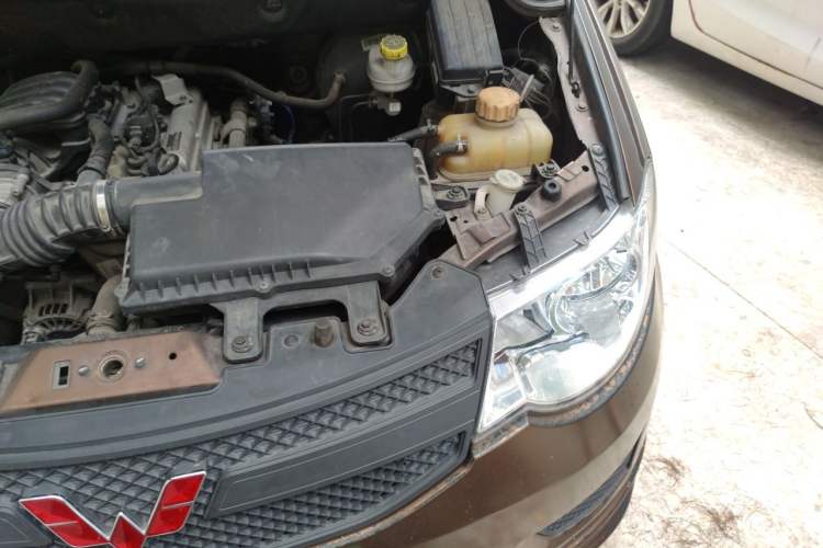 Used Wuling Hongguang 2020 1.2L S Base Model China VI LSI Engine Bay Left