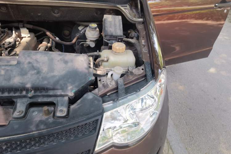 Used Wuling Hongguang 2020 1.2L S Base Model China VI LSI Engine Bay Left