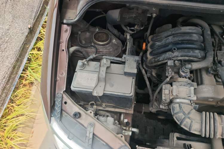 Used Wuling Hongguang 2020 1.2L S Base Model China VI LSI Engine Bay Right