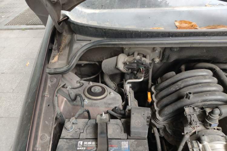 Used Wuling Hongguang 2020 1.2L S Base Model China VI LSI Engine Bay Right