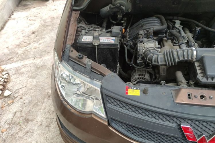 Used Wuling Hongguang 2020 1.2L S Base Model China VI LSI Engine Bay Right