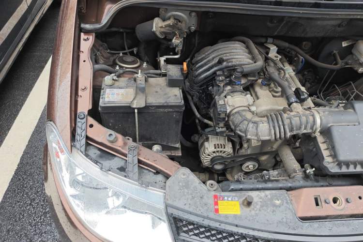 Used Wuling Hongguang 2020 1.2L S Base Model China VI LSI Engine Bay Right