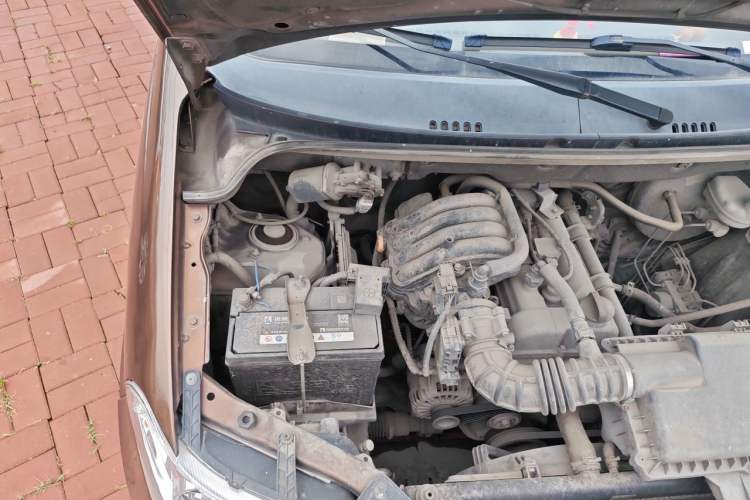 Used Wuling Hongguang 2020 1.2L S Base Model China VI LSI Engine Bay Right