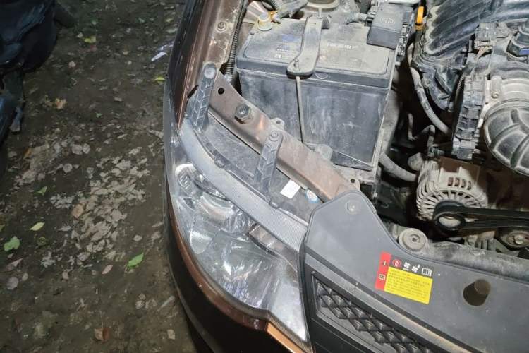 Used Wuling Hongguang 2020 1.2L S Base Model China VI LSI Engine Bay Right