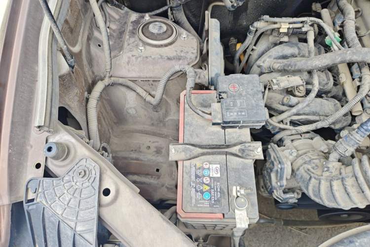 Used Wuling Hongguang 2020 1.2L S Base Model China VI LSI Engine Bay Right