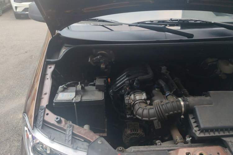 Used Wuling Hongguang 2020 1.2L S Base Model China VI LSI Engine Bay Right