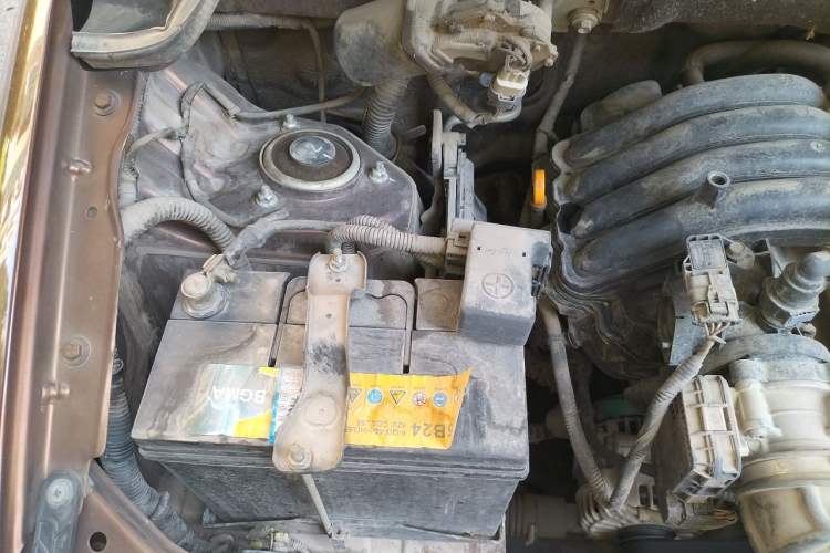 Used Wuling Hongguang 2020 1.2L S Base Model China VI LSI Engine Bay Right
