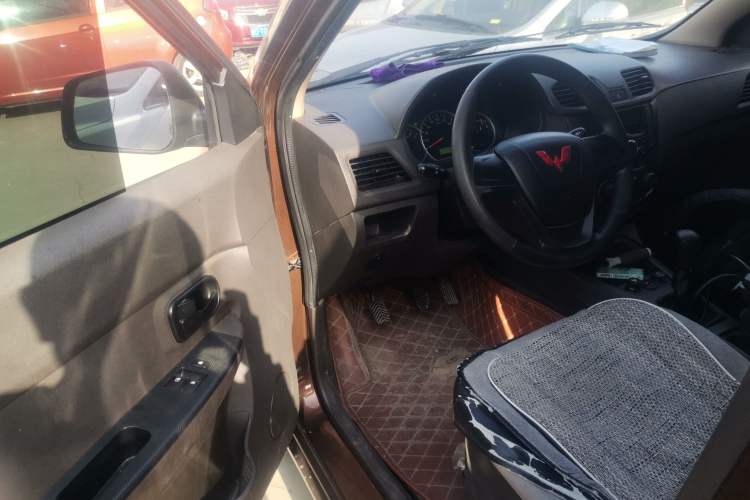 Used Wuling Hongguang 2020 1.2L S Base Model China VI LSI Interior 3