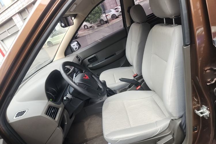 Used Wuling Hongguang 2020 1.2L S Base Model China VI LSI Left Front Seat