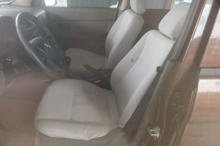 Used Wuling Hongguang 2020 1.2L S Base Model China VI LSI Left Front Seat