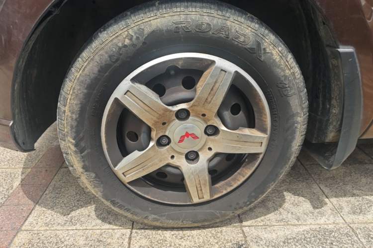 Used Wuling Hongguang 2020 1.2L S Base Model China VI LSI Left Front Wheel Hub