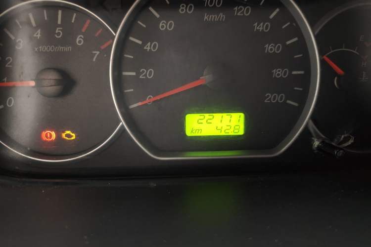 Used Wuling Hongguang 2020 1.2L S Base Model China VI LSI Odometer Close Up