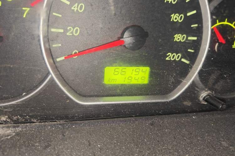 Used Wuling Hongguang 2020 1.2L S Base Model China VI LSI Odometer Close Up