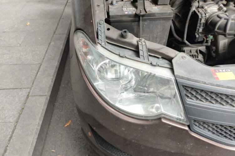 Used Wuling Hongguang 2020 1.2L S Base Model China VI LSI Right Front Headlight