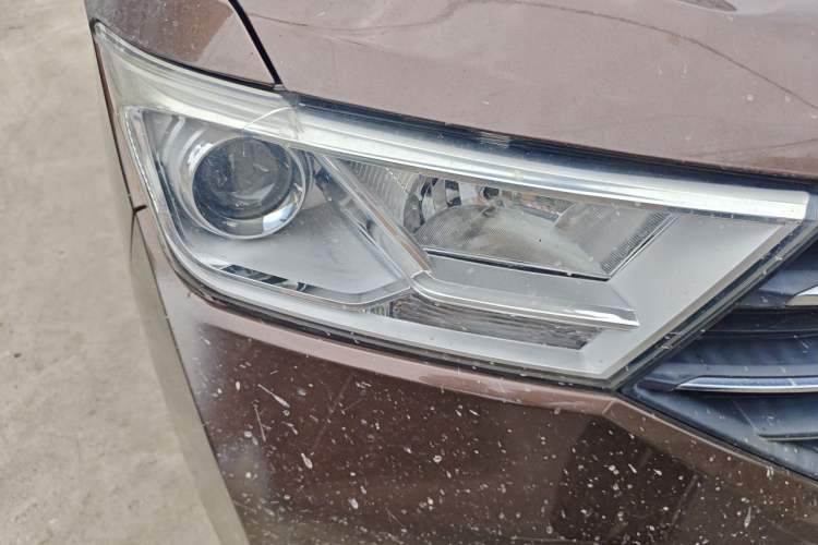 Used Wuling Hongguang 2020 1.2L S Base Model China VI LSI Right Front Headlight