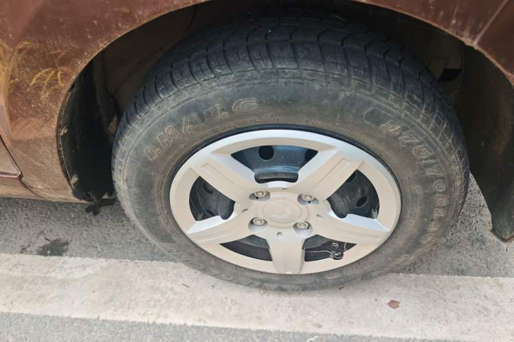 Used Wuling Hongguang 2020 1.2L S Base Model China VI LSI Right Front Wheel Hub
