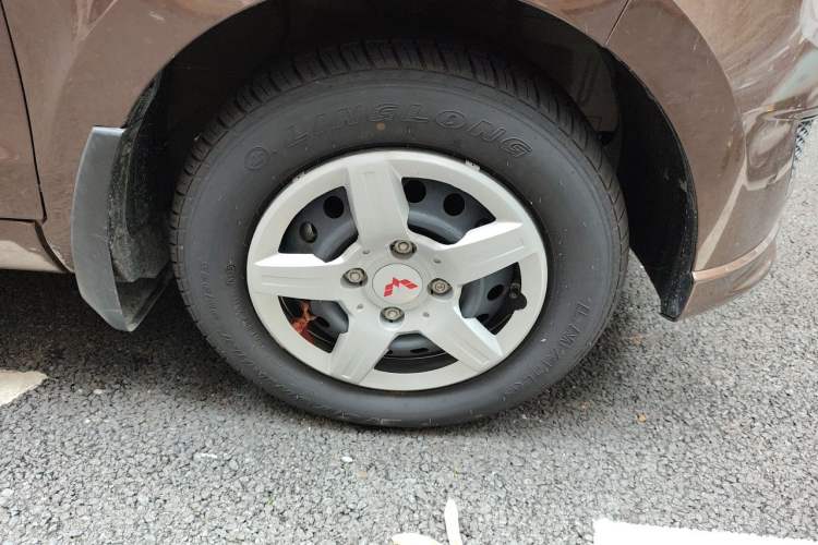 Used Wuling Hongguang 2020 1.2L S Base Model China VI LSI Right Front Wheel Hub