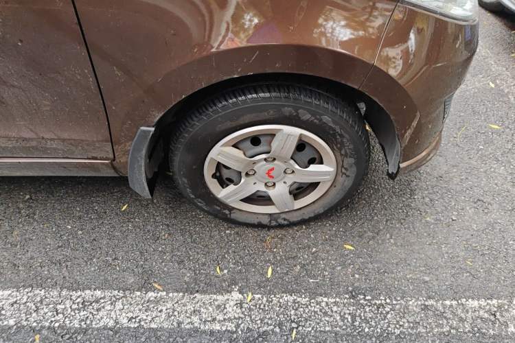 Used Wuling Hongguang 2020 1.2L S Base Model China VI LSI Right Front Wheel Hub