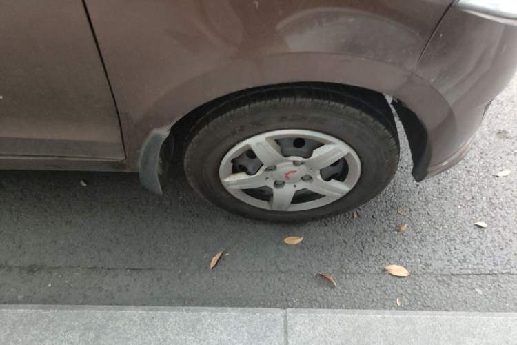 Used Wuling Hongguang 2020 1.2L S Base Model China VI LSI Right Front Wheel Hub