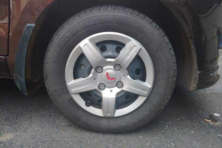 Used Wuling Hongguang 2020 1.2L S Base Model China VI LSI Right Front Wheel Hub