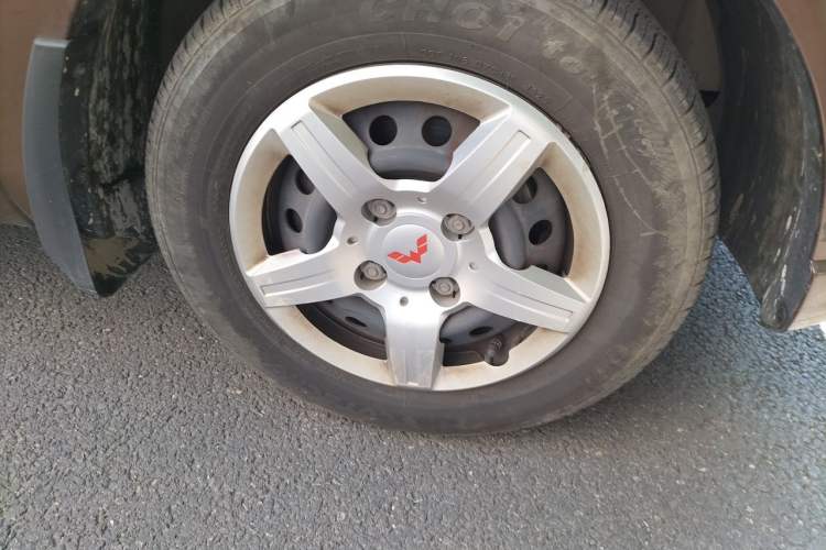 Used Wuling Hongguang 2020 1.2L S Base Model China VI LSI Right Front Wheel Hub