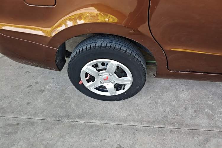 Used Wuling Hongguang 2020 1.2L S Base Model China VI LSI Right Rear Wheel Hub