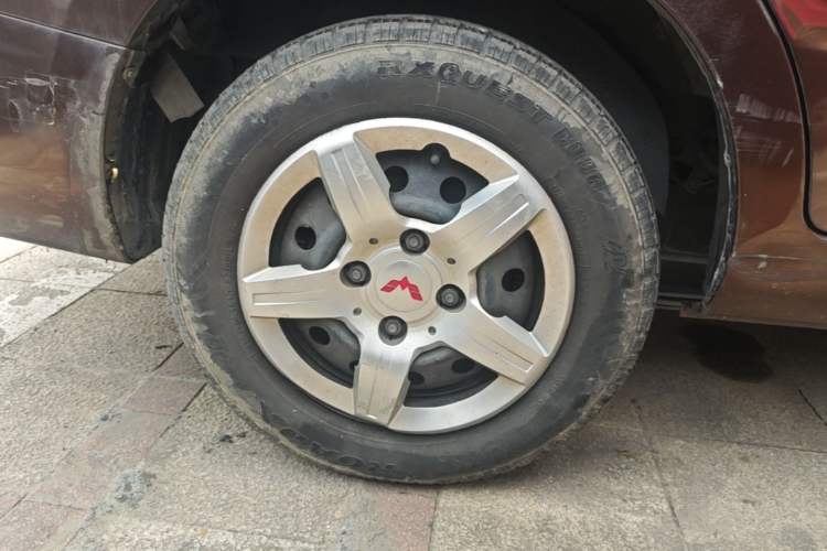 Used Wuling Hongguang 2020 1.2L S Base Model China VI LSI Right Rear Wheel Hub