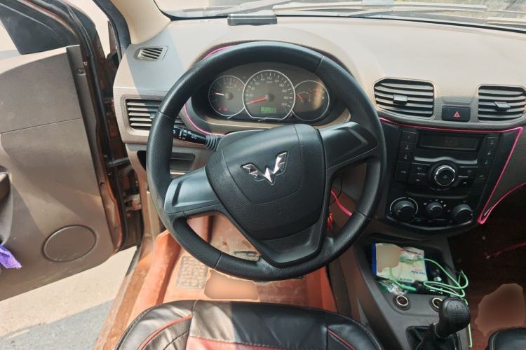 Used Wuling Hongguang 2020 1.2L S Base Model China VI LSI Steering Wheel