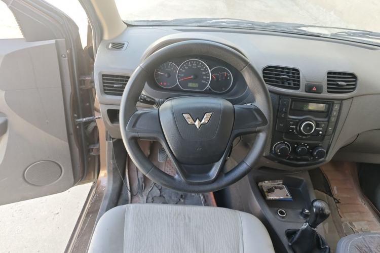 Used Wuling Hongguang 2020 1.2L S Base Model China VI LSI Steering Wheel