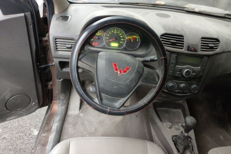 Used Wuling Hongguang 2020 1.2L S Base Model China VI LSI Steering Wheel