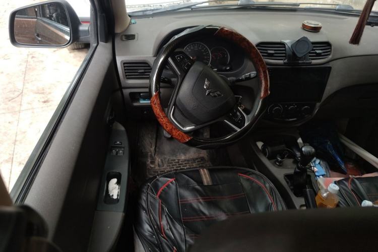 Used Wuling Hongguang 2020 1.2L S Base Model China VI LSI Steering Wheel
