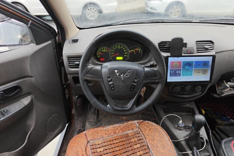 Used Wuling Hongguang 2020 1.2L S Base Model China VI LSI Steering Wheel