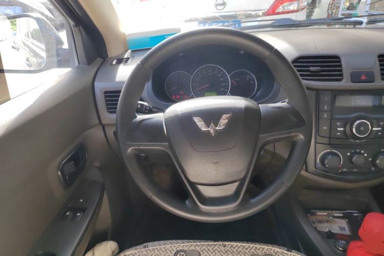 Used Wuling Hongguang 2020 1.2L S Base Model China VI LSI Steering Wheel