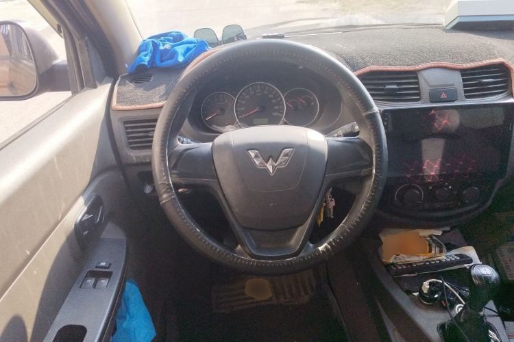 Used Wuling Hongguang 2020 1.2L S Base Model China VI LSI Steering Wheel