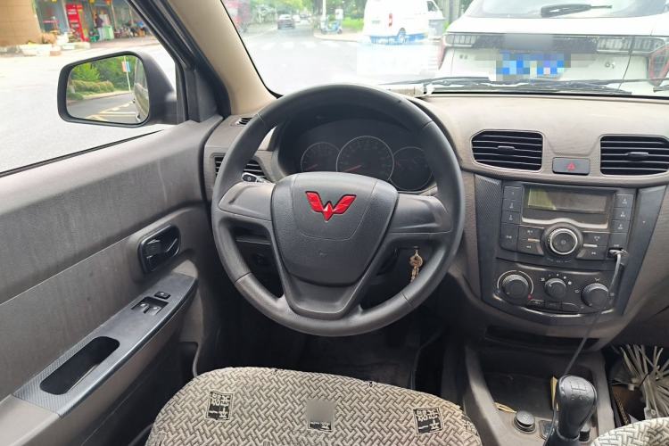 Used Wuling Hongguang 2020 1.2L S Base Model China VI LSI Steering Wheel