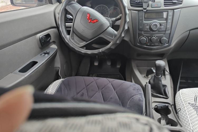 Used Wuling Hongguang 2020 1.2L S Base Model China VI LSI Steering Wheel