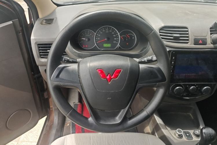 Used Wuling Hongguang 2020 1.2L S Base Model China VI LSI Steering Wheel