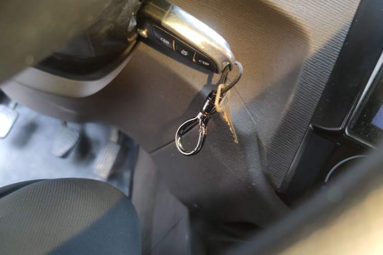 Used Wuling Hongguang 2020 1.2L S Base Model China VI LSI Vehicle Key