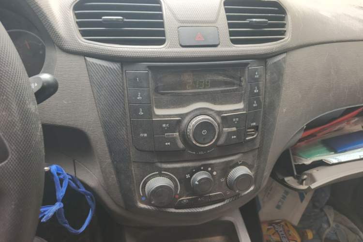 Used Wuling Hongguang 2020 1.2L S Base Model China VI LSI Audio And AC Panel