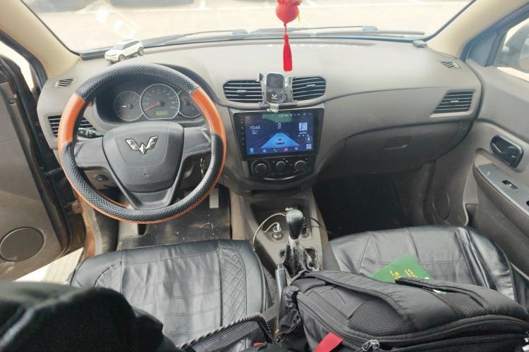 Used Wuling Hongguang 2020 1.2L S Base Model China VI LSI Center Console