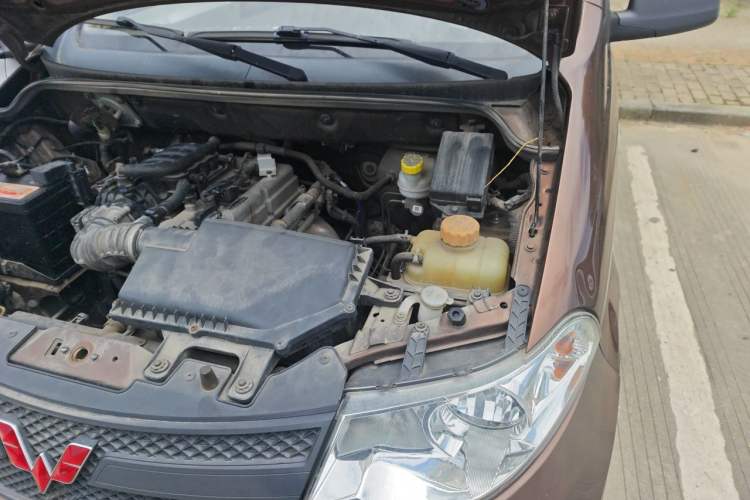 Used Wuling Hongguang 2020 1.2L S Base Model China VI LSI Engine Bay Left