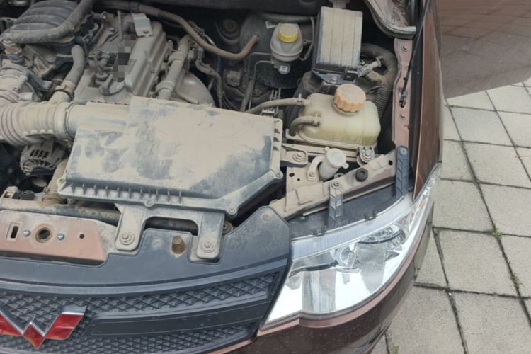 Used Wuling Hongguang 2020 1.2L S Base Model China VI LSI Engine Bay Left