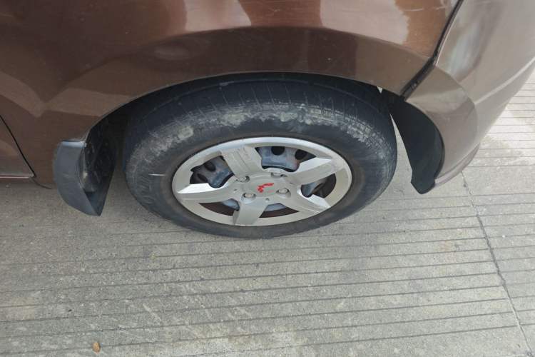 Used Wuling Hongguang 2020 1.2L S Base Model China VI LSI Right Front Wheel Hub