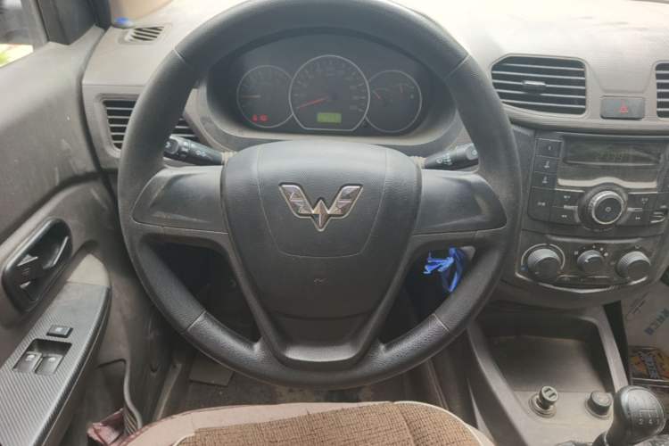 Used Wuling Hongguang 2020 1.2L S Base Model China VI LSI Steering Wheel