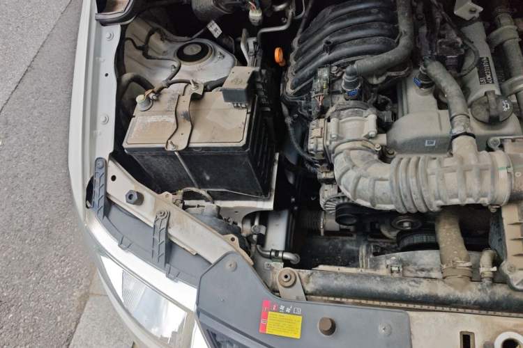 Used Wuling Hongguang 2020 1.2L S Base Model China VI LSI Engine Bay Right