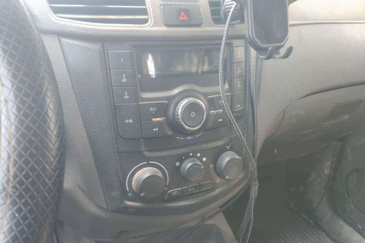 Used Wuling Hongguang 2020 1.2L S Base Model China VI LSI Audio And AC Panel