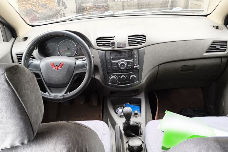 Used Wuling Hongguang 2020 1.2L S Base Model China VI LSI Center Console