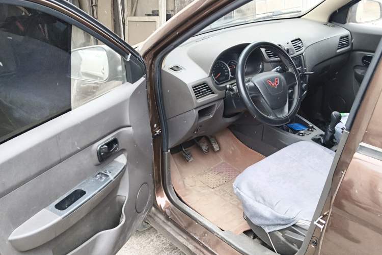 Used Wuling Hongguang 2020 1.2L S Base Model China VI LSI Driver Seat
