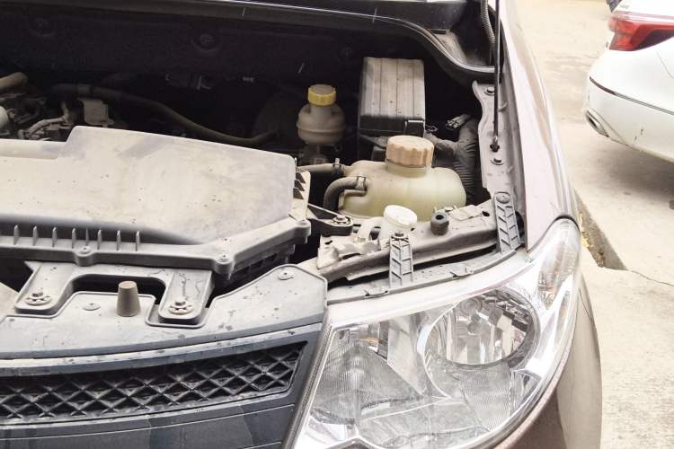 Used Wuling Hongguang 2020 1.2L S Base Model China VI LSI Engine Bay Left