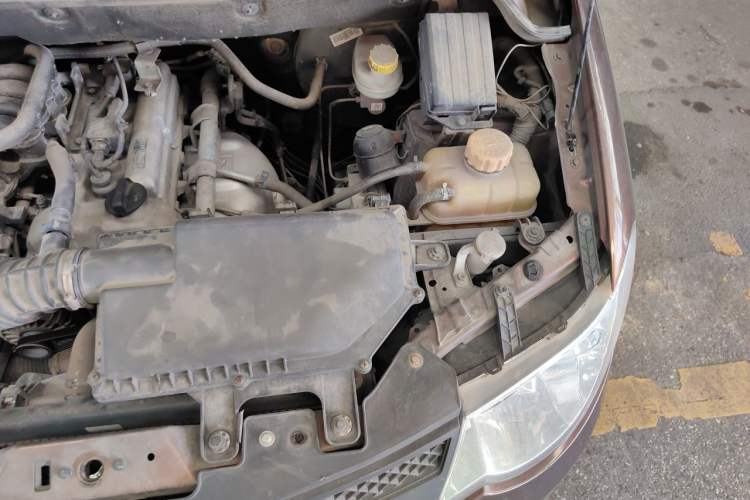 Used Wuling Hongguang 2020 1.2L S Base Model China VI LSI Engine Bay Left